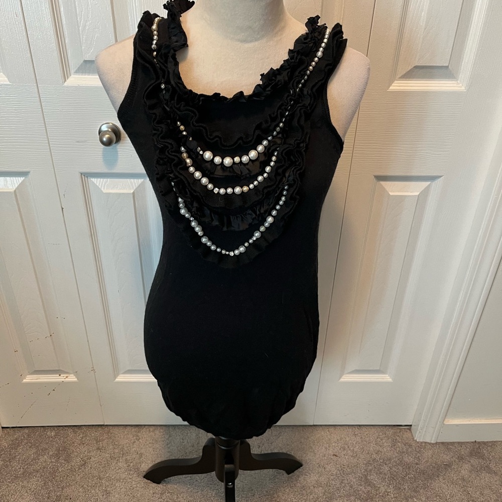 Nanette Lepore size XS 100% wool Elegant Black Sleeveless dress with Pearl